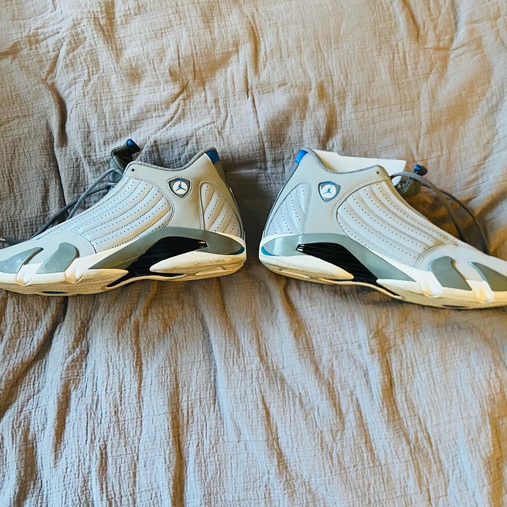 Air Jordan 14 (Wolf Grey).